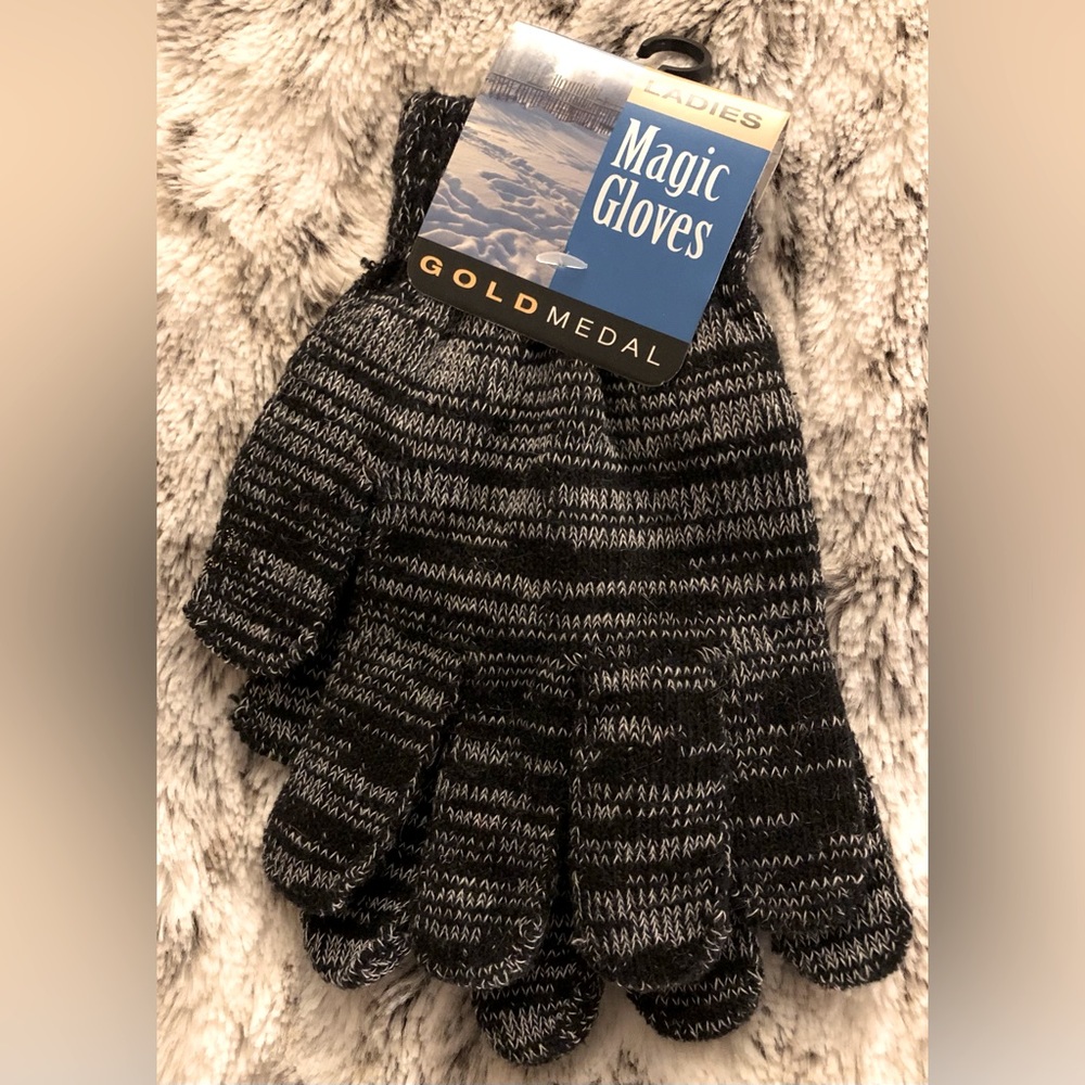 NWT stretchy black and grey gloves